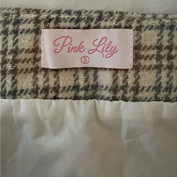 NWOT Pink Lily skirt - Picture 2 of 2